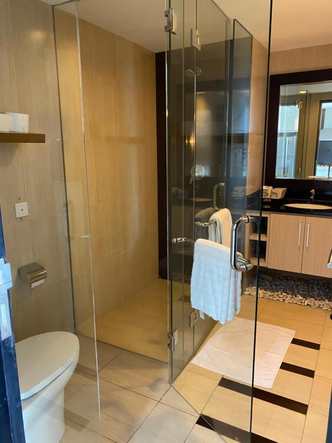 Stylish 2 Bedroom Penthouse Apt, Newly Refreshed, 50 Mbps, Pool, Gym, Resto 꾸따 외부 사진
