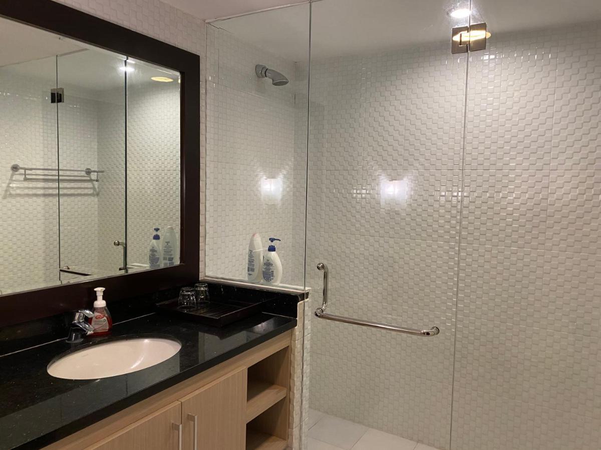 Stylish 2 Bedroom Penthouse Apt, Newly Refreshed, 50 Mbps, Pool, Gym, Resto 꾸따 외부 사진