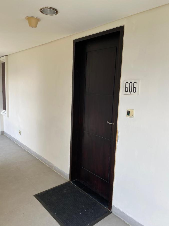 Stylish 2 Bedroom Penthouse Apt, Newly Refreshed, 50 Mbps, Pool, Gym, Resto 꾸따 외부 사진