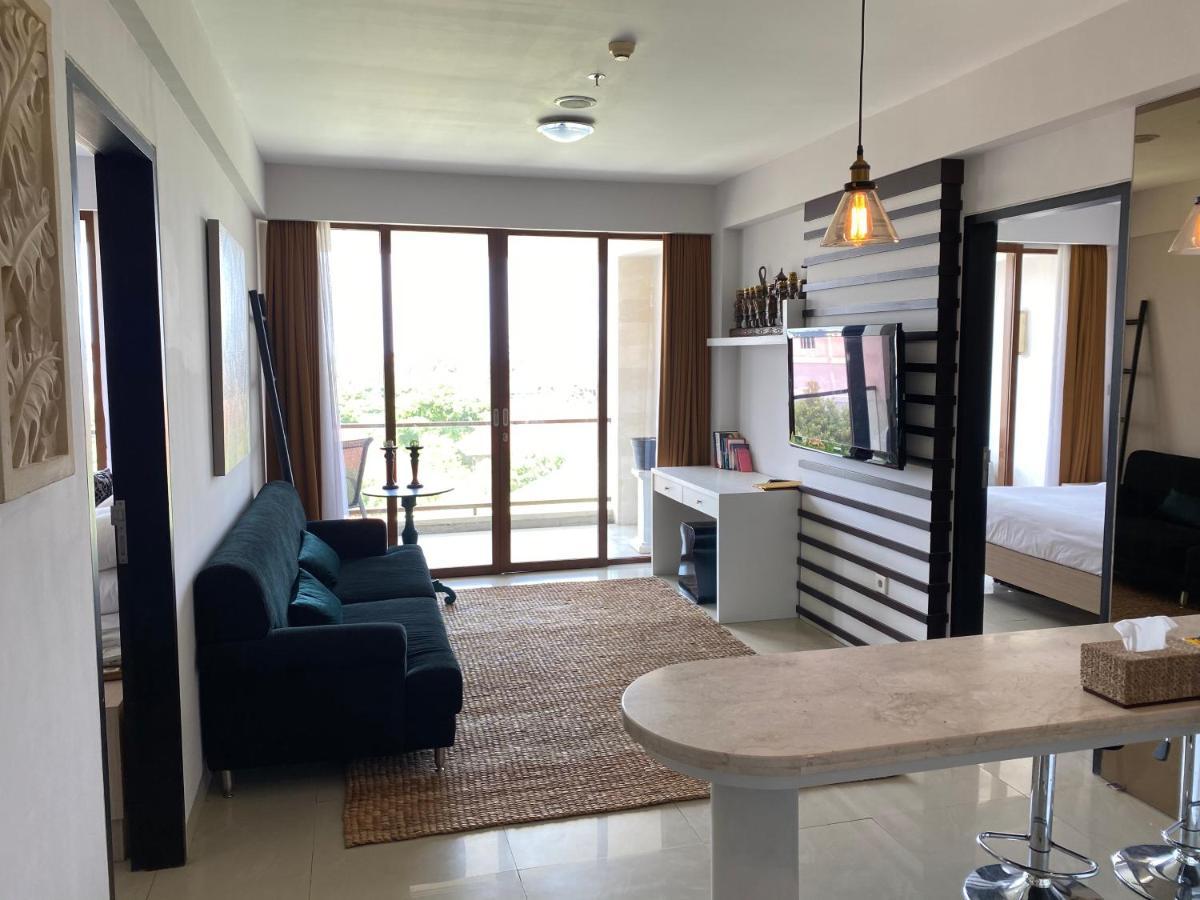 Stylish 2 Bedroom Penthouse Apt, Newly Refreshed, 50 Mbps, Pool, Gym, Resto 꾸따 외부 사진